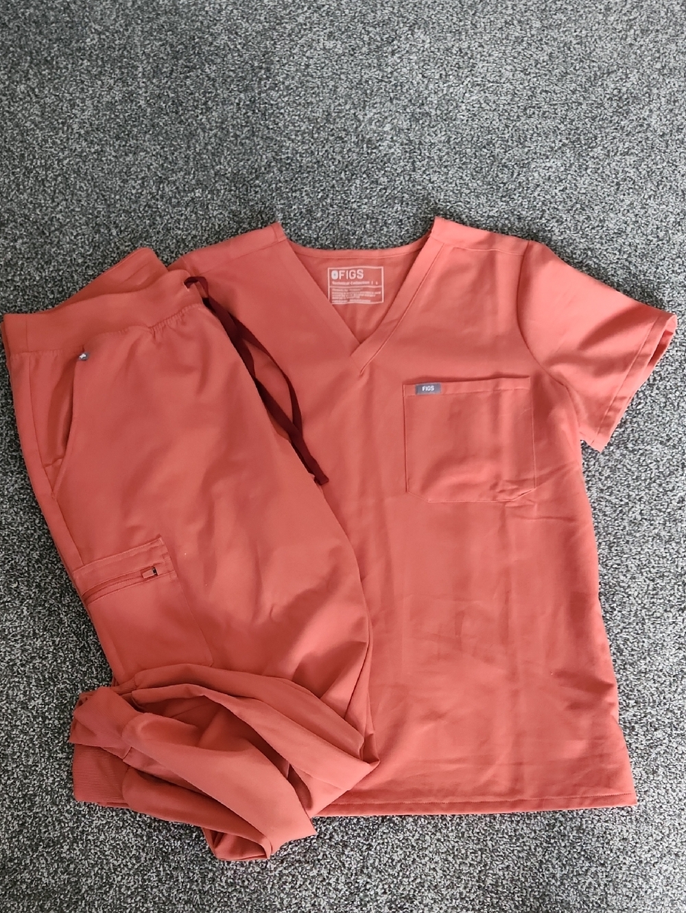 FIGS Spiced Cider Scrub Set - L Catarina Top & XL Zamora Joggers